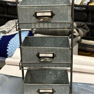 Rae Dunn 3 tier organizer.